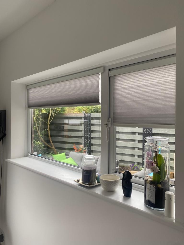 Blind, vaulted dining room